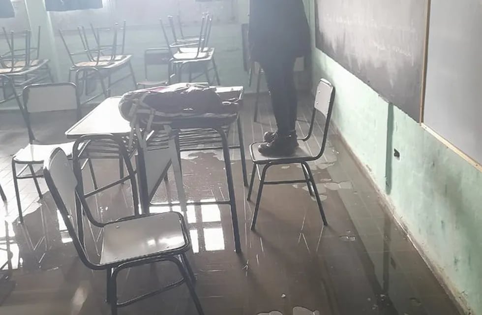 Varias escuelas terminaron inundadas luego de la tormenta de agua y granizo del 23 de febrero.