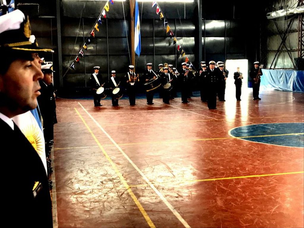 Banda de Música del Área Naval Austral acompañando la ceremonia