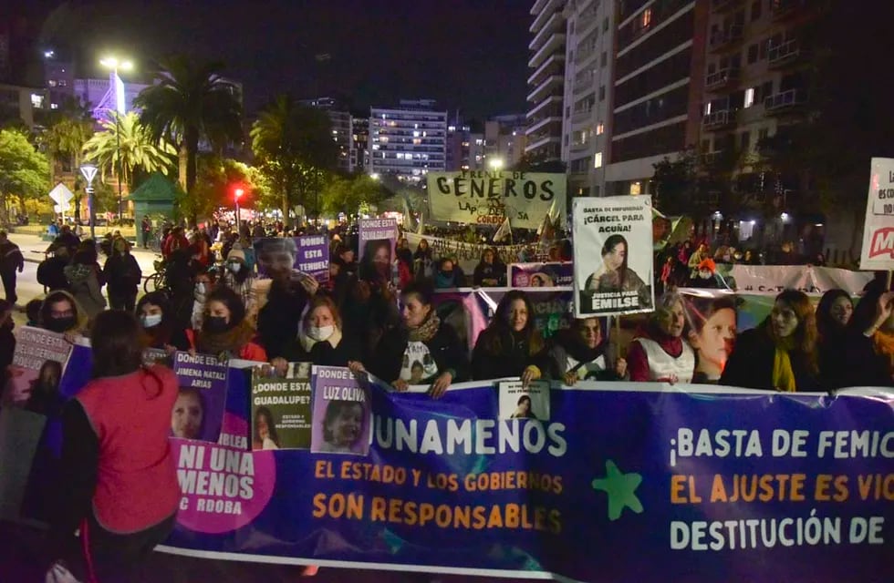 Marcha ni una menos por el centro de Córdoba (Facundo Luque / La Voz)
