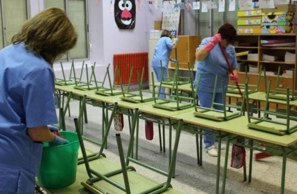 Hubo críticas y reclamos tras las desinfecciones en las escuelas. Fotos: El Once