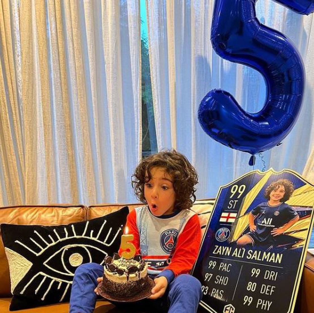 Zayn Ali Salman cumplió 5 años y lo festejó vestido con indumentaria del PSG.