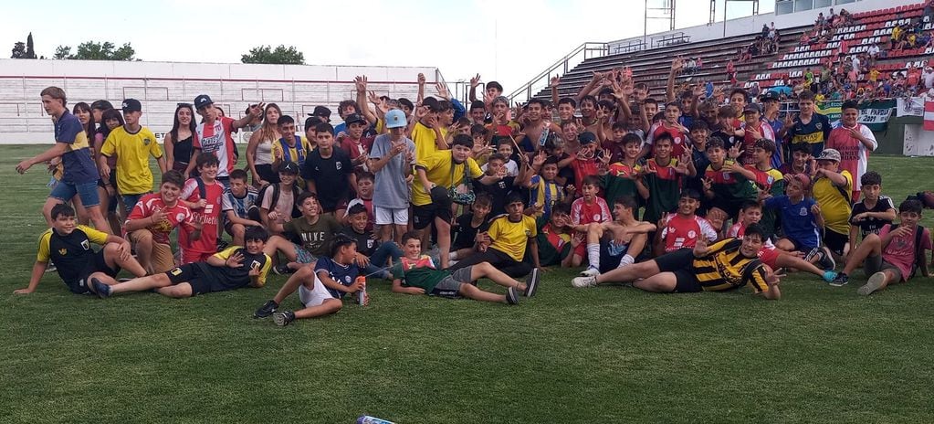 La Sub 13 de Tres Arroyos se consagró campeón de la zona Pampeana Sur