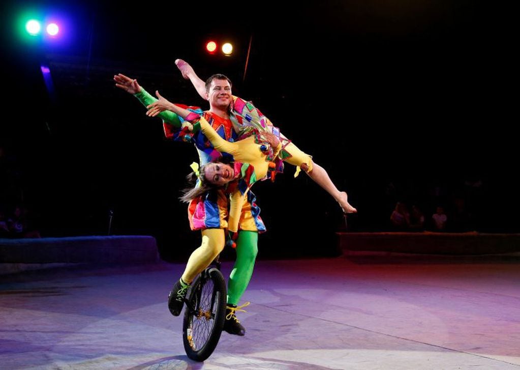 Las habilidades, la adrenalina y la destreza que solo refleja el circo en sus habituales funciones.