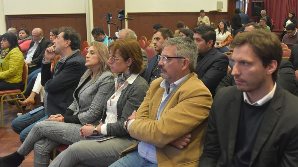 Parte de los legisladores presentes durante el informe del fiscal general de Jujuy, Sergio Enrique Lello Sánchez.