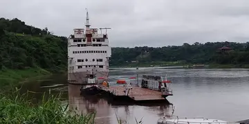 Bajante del río impide restablecer el servicio de balsas en Puerto Iguazú