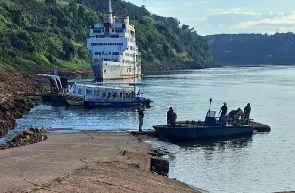 Encuentran cadáver flotando cerca del puente internacional Tancredo Neves en Puerto Iguazú.
