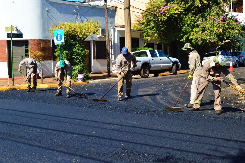 Concluyen trabajos de repavimentación sobre calle 3 de Febrero.
