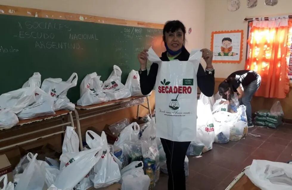 Yerba mate Secadero aportó productos para la campaña de donaciones que realiza la escuela 200 de Iguazú