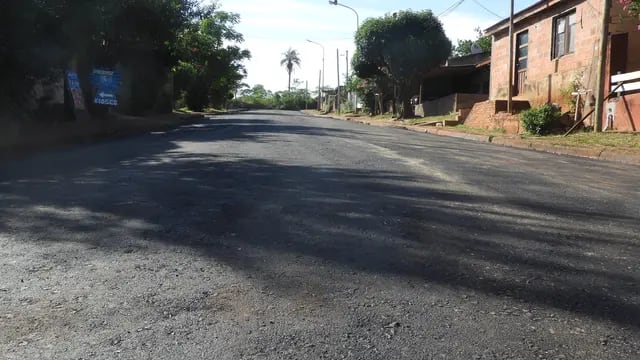 Vialidad Provincial culminó con los trabajos de asfaltado de las calles de ingreso al Centro Cívico en Campo Viera