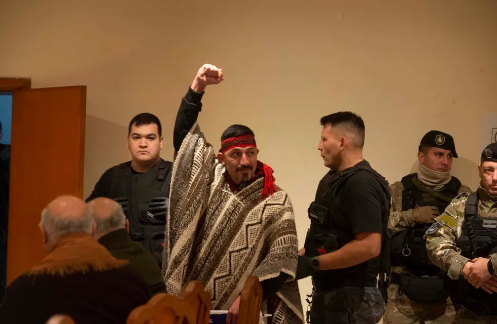 Extraditaron a Chile al líder mapuche Jones Huala.