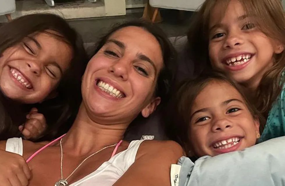 Cinthia Fernández junto a sus hijas: Charis, Bella y Francesca / Foto: Instagram