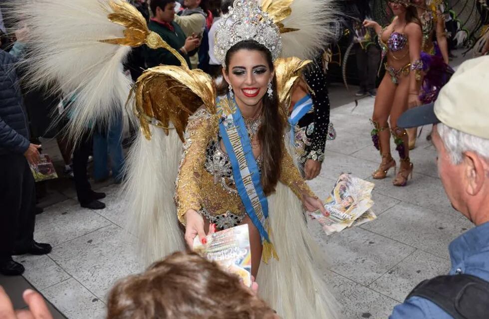 Los Carnavales Oficiales en Mar del Plata invitando a los turistas.