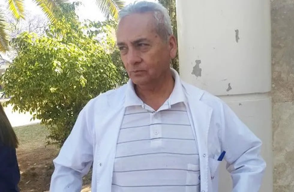 Dr. Rolando Agüero