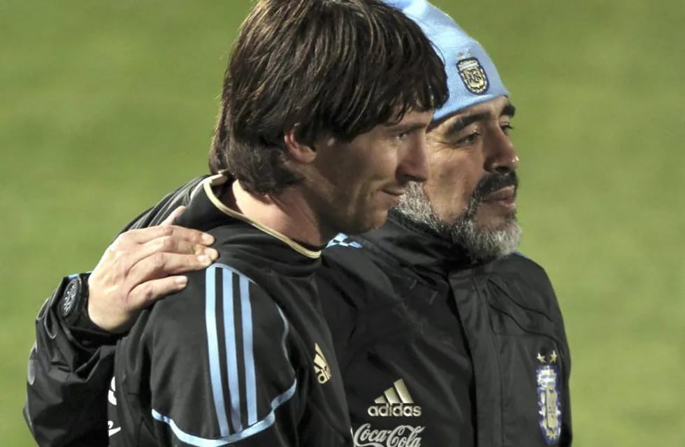 El capitán del Barcelona y el ex Napoli compartieron plantel en el Mundial de Sudáfrica 2010. (EFE)