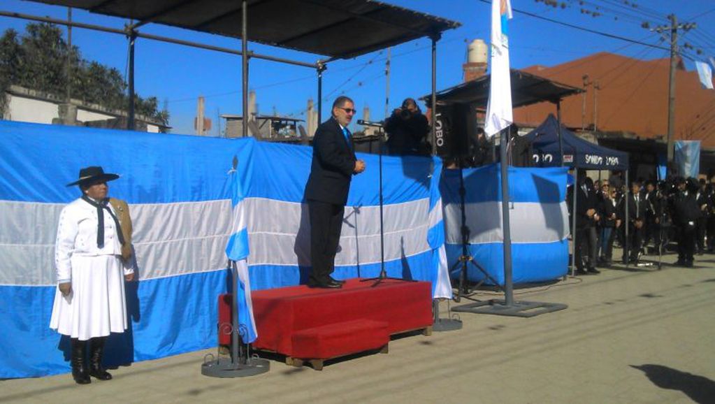 El intendente Raúl Jorge hizo uso de la palabra en el acto oficial de la Municipalidad de  San Salvador de Jujuy con motivo del Día de la Independencia.