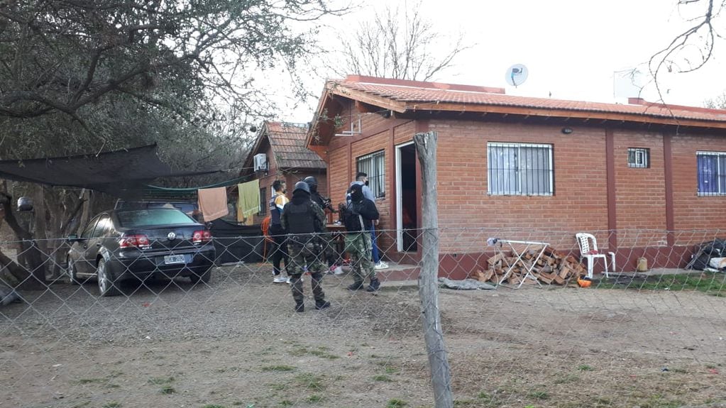 La Policía realizó once allanamientos y detuvo a dos hombres mayores de edad (Policía de Córdoba).