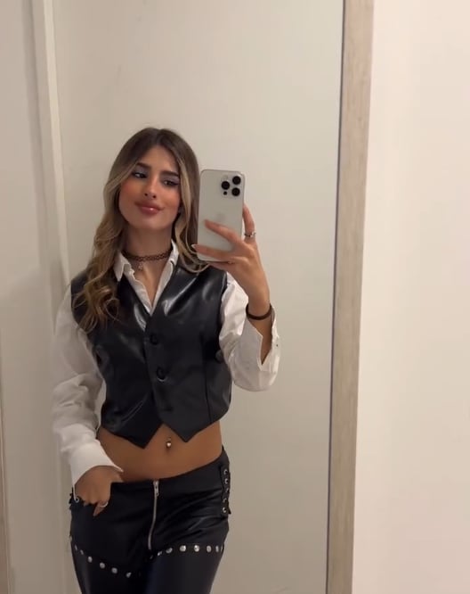 Julieta Poggio de Gran Hermano subió la temperatura con un look invernal ultra hot