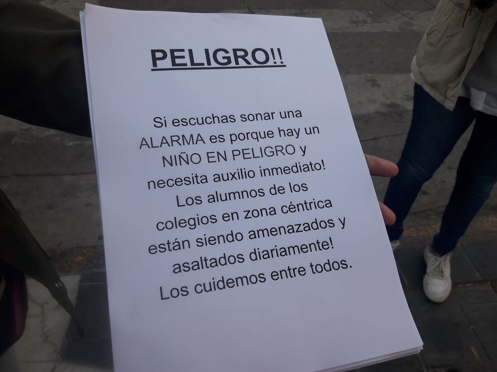 Los carteles en zona de Obispo Trejo y Duarte Quirós lo dicen todo: la delincuencia ha ganado las calles.