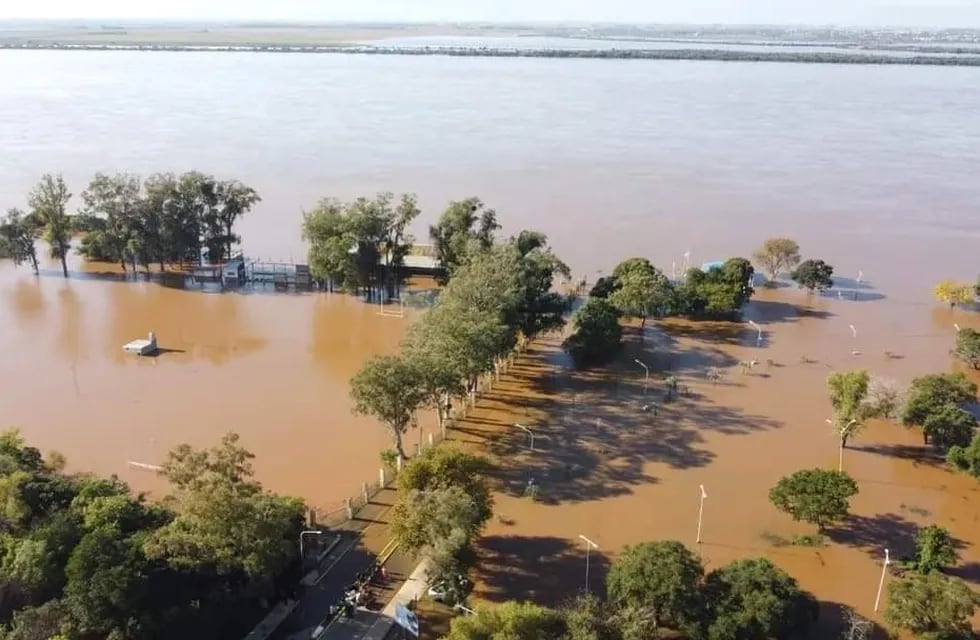 Dos localidades de Corrientes activaron la alerta por la crecida del río Uruguay.