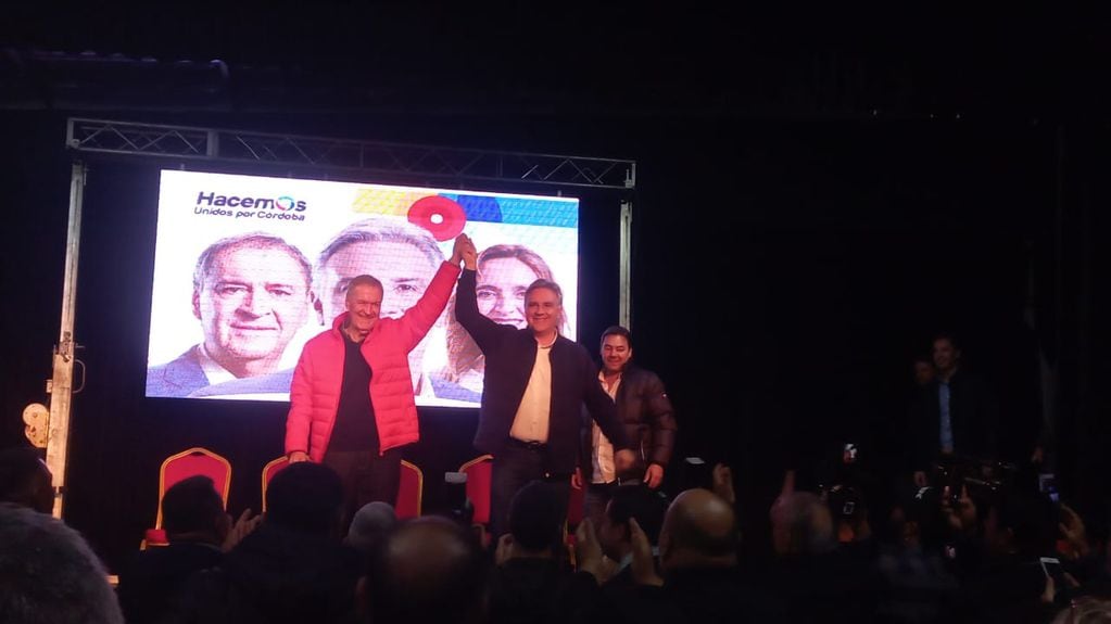 Apoyo. En el acto en La Falda, Llaryora le dio un fuerte respaldo a la candidatura presidencial de Schiaretti.