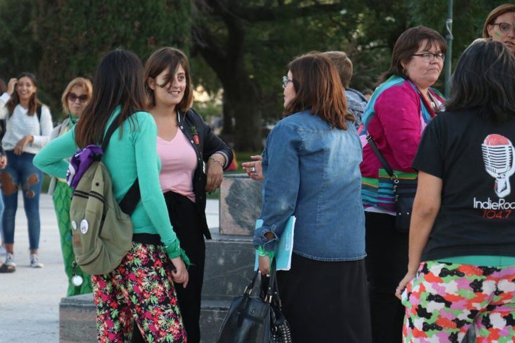 Pañuelazo en Tres Arroyos por la aprobación del Proyecto de Ley de Interrupción Voluntaria del Embarazo (IVE).