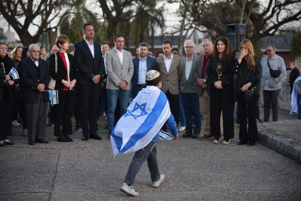 “Juntos por Israel”, marcha convocada por la Daia en barrio Urca, en la Plaza del Estado de Israel. (Facundo Luque/La Voz)