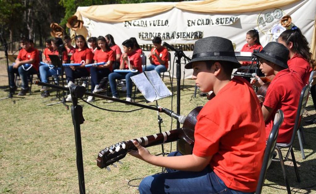Los niños fueron la atracción del acto. Foto: Gobierno de Mendoza.