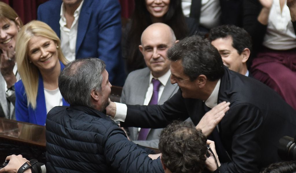 Sergio Massa y Máximo Kirchner en Diputados (Foto: Federico López Claro)
