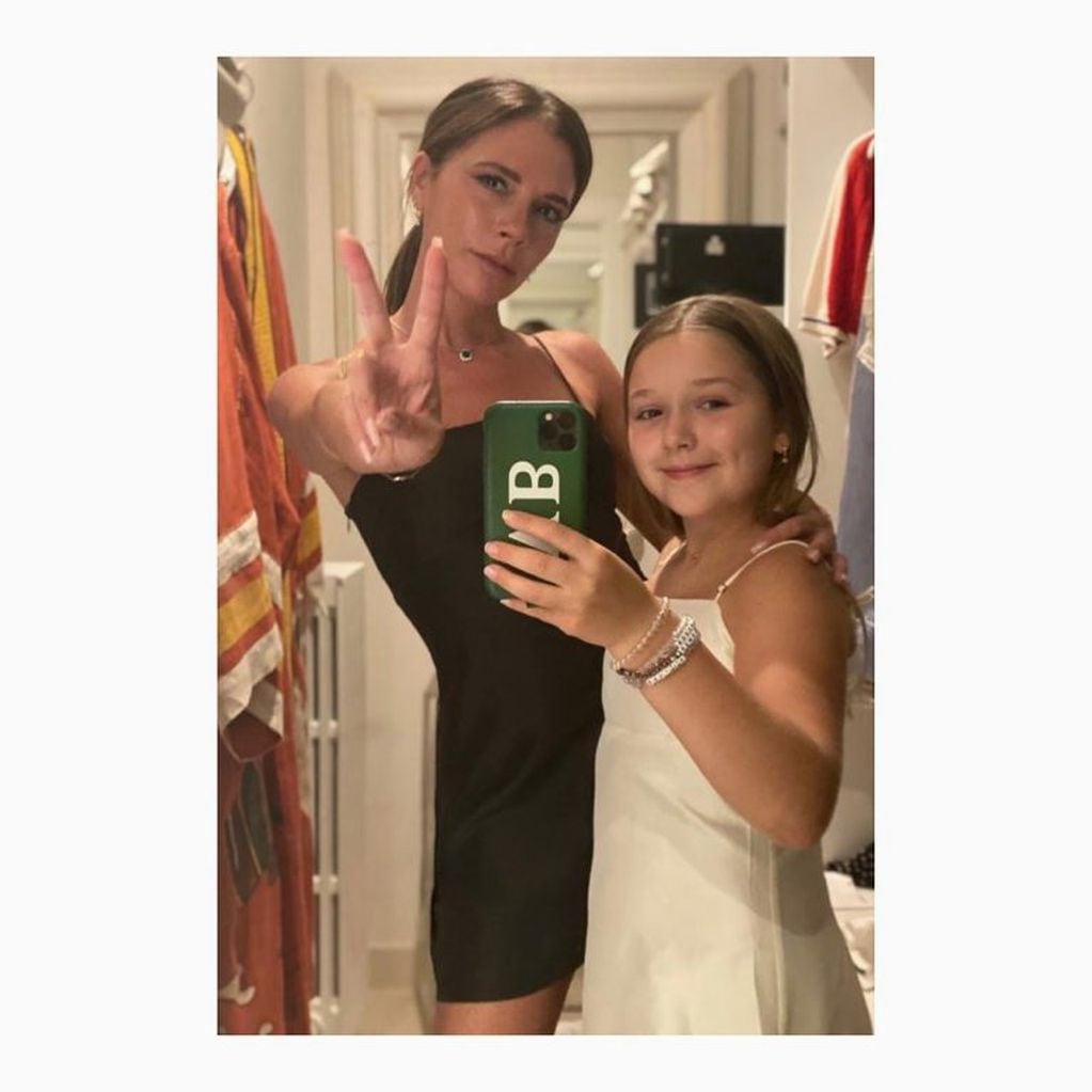 Victoria Beckham y su hija (Instagram)