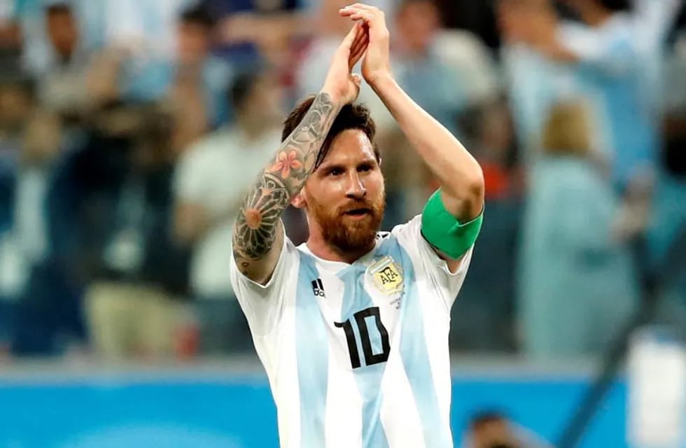 St.petersburg (Russian Federation), 26/06/2018.- Lionel Messi of Argentina celebrates after the FIFA World Cup 2018 group D preliminary round soccer match between Nigeria and Argentina in St.Petersburg, Russia, 26 June 2018.\r\n\r\n(RESTRICTIONS APPLY: Editorial Use Only, not used in association with any commercial entity - Images must not be used in any form of alert service or push service of any kind including via mobile alert services, downloads to mobile devices or MMS messaging - Images must appear as still images and must not emulate match action video footage - No alteration is made to, and no text or image is superimposed over, any published image which: (a) intentionally obscures or removes a sponsor identification image; or (b) adds or overlays the commercial identification of any third party which is not officially associated with the FIFA World Cup) (Mundial de Fútbol, Rusia) EFE/EPA/ANATOLY MALTSEV EDITORIAL USE ONLY EDITORIAL USE ONLY