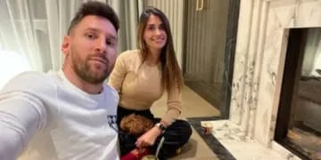 Lionel Messi y Antonela Roccuzzo tomando mates