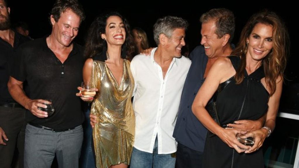 George Clooney regaló un millón de dólares a cada uno de sus amigos