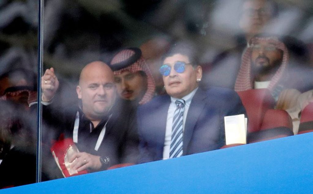 Diego Maradona, durante el encuentro inaugural de Rusia 2018 entre los locales y Arabia Saudita. REUTERS/Christian Hartmann