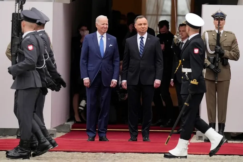 Biden se reunió con el presidente de Polonia, Andrzej Duda, en el Palacio Presidencial de Varsovia. Foto: AP/Czarek Sokolowski.