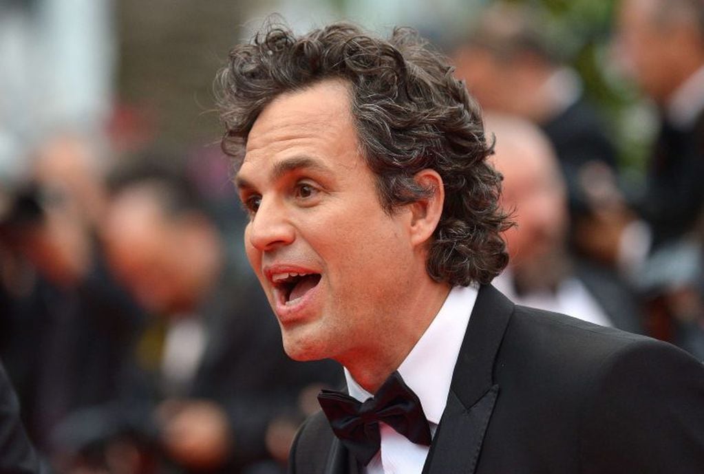 US actor Mark Ruffalo arrives for the screening of the film "Foxcatcher" at the 67th edition of the Cannes Film Festival in Cannes, southern France, on May 19, 2014.      AFP PHOTO / ALBERTO PIZZOLI cannes francia Mark Ruffalo 67 festival internacional de cine  de cannes presentacion protocolar pelicula Foxcatcher actor eeuu alfombra roja