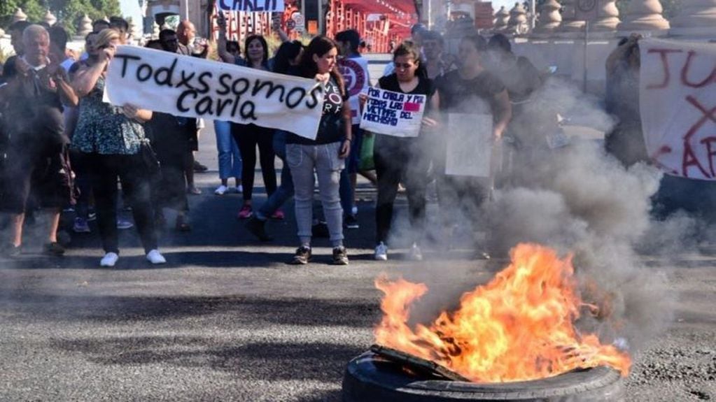 Familiares y amigos reclamaron Justicia por Carla Soggiu (Twitter).