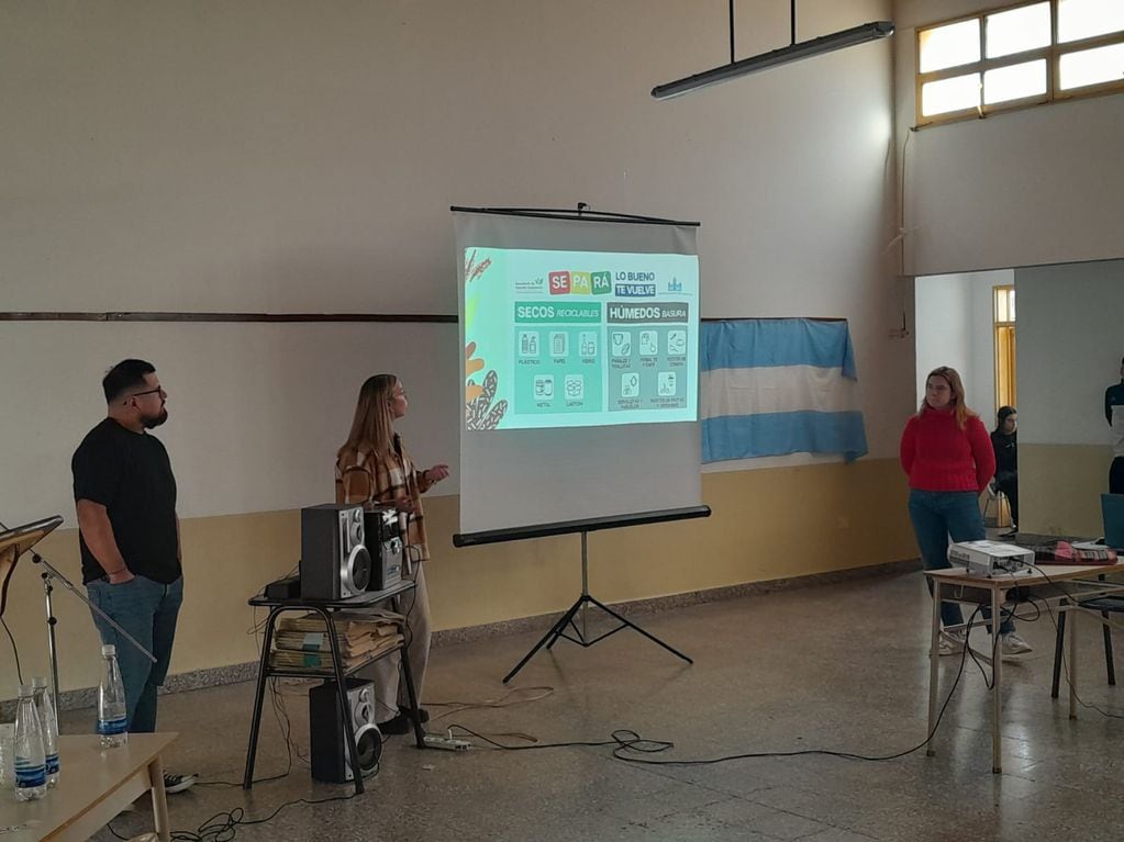 Gestión Ambiental expuso sobre “Residuos y Medio Ambiente” en la Escuela Secundaria Nº 1 de De la Garma