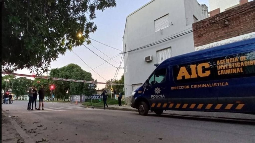 La Agencia de Investigación Criminal (AIC) se hizo cargo de las primeras medidas por órdenes del fiscal Gonzalo Iglesias.