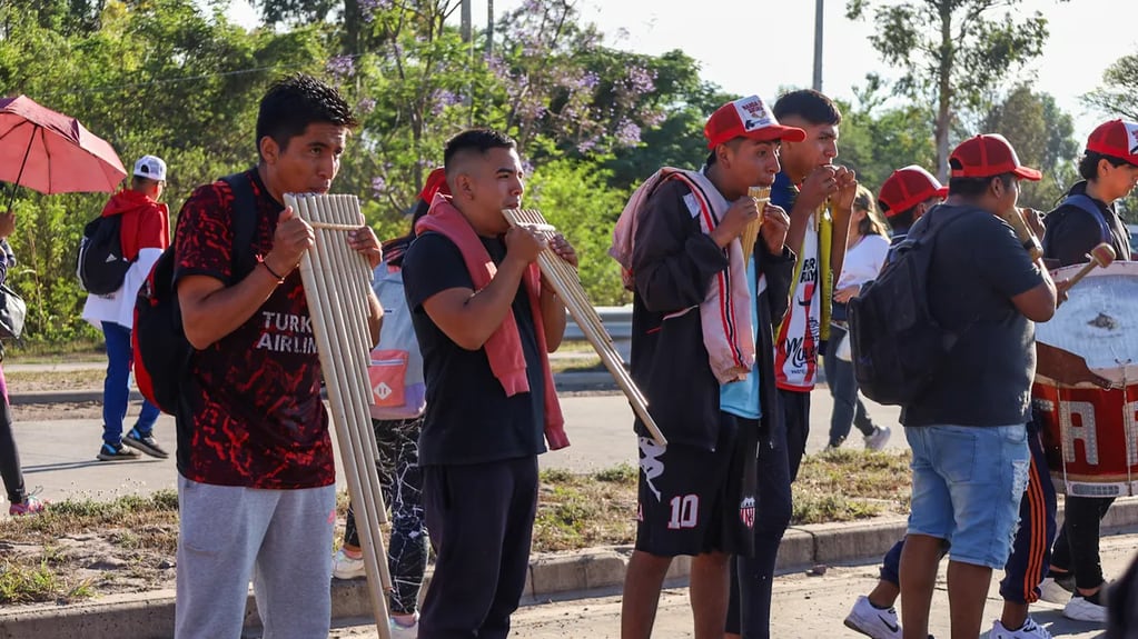 Las bandas de sikuris y su particular música son un componente tradicional de las manifestaciones de fe de la grey católica de Jujuy.