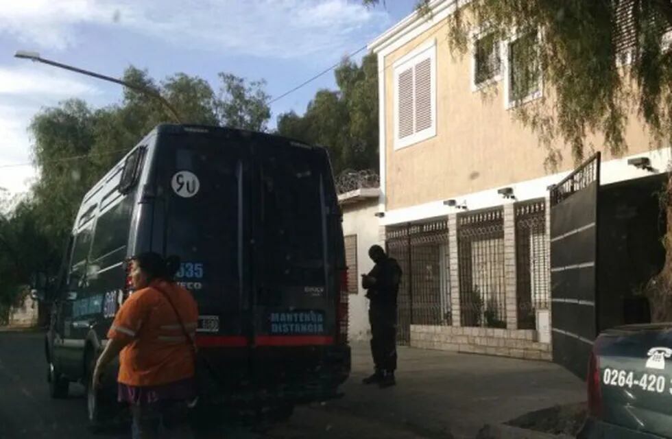 Operativo antidrogas en el barrio San Martín.