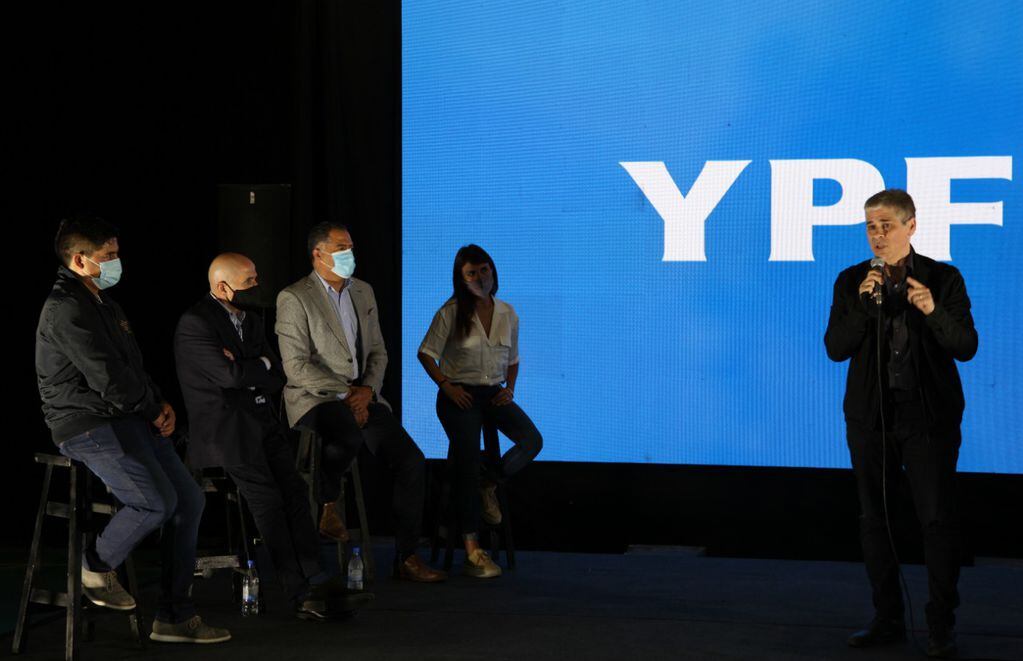 El flamante presidente de YPF, Pablo González anunció inversiones en Santa Cruz.