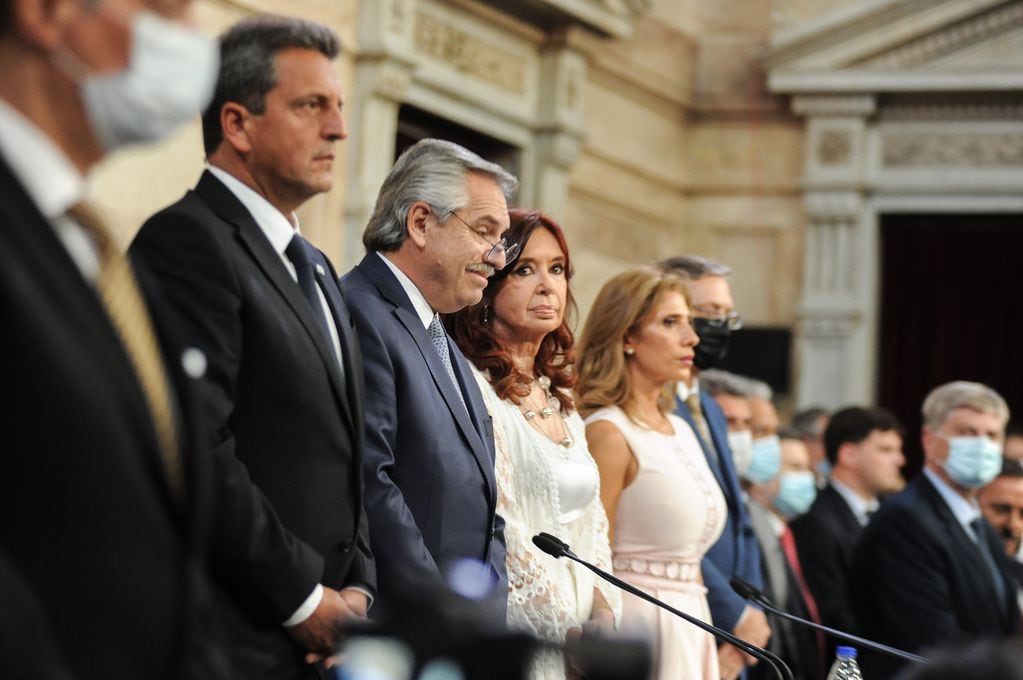 Sergio Massa, Alberto Fernández y Cristina Kirchner. 
Foto Federico Lopez Claro