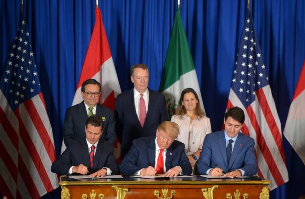 El presidente de México, Enrique Peña Nieto, a su homólogo estadounidense, Donald Trump, y el primer ministro de Canadá, Justin Trudeau (EFE/Cortesía Presidencia de México)