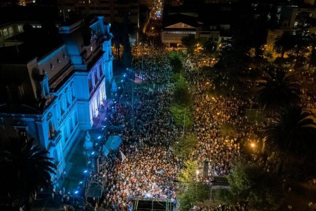 Miles de personas se congregaron el miércoles en la plaza Belgrano, en rechazo al proyecto para intervenir la Justicia de Jujuy.