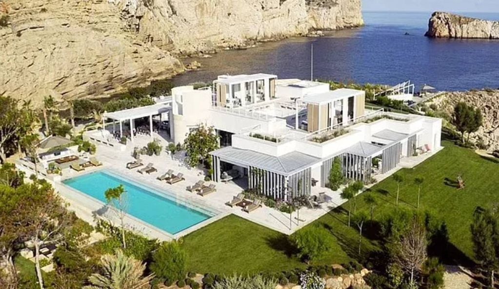 La mansión soñada en Ibiza que alquilaron Lionel Messi y Antonela Roccuzzo.