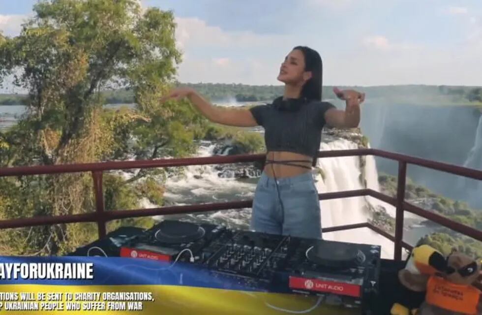 DJ Korolova realizó un streaming en Cataratas.