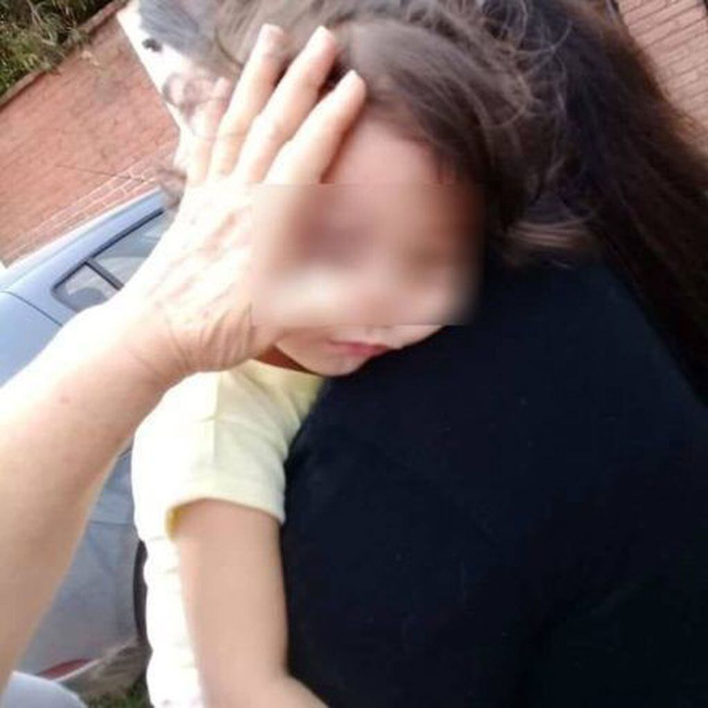 Encontraron a una beba de dos años deambulando sola en la calle. (Foto: Primera Línea)
