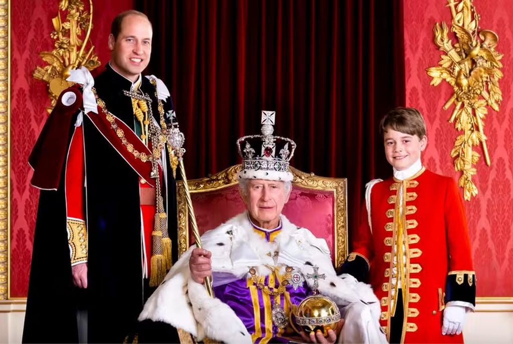 El Príncipe Williams y su primogénito, George, los herederos al trono británico