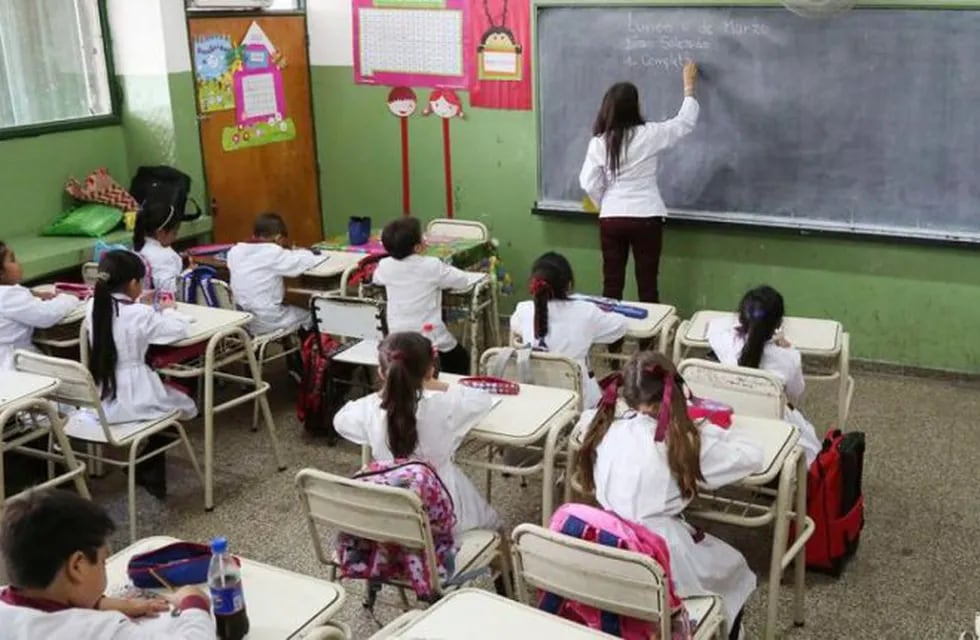 Sancionarán con arresto o multas a personas que maltraten a docentes en las escuelas entrerrianas