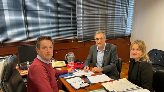 El Intendente firmó un convenio para la adquisición de equipamiento